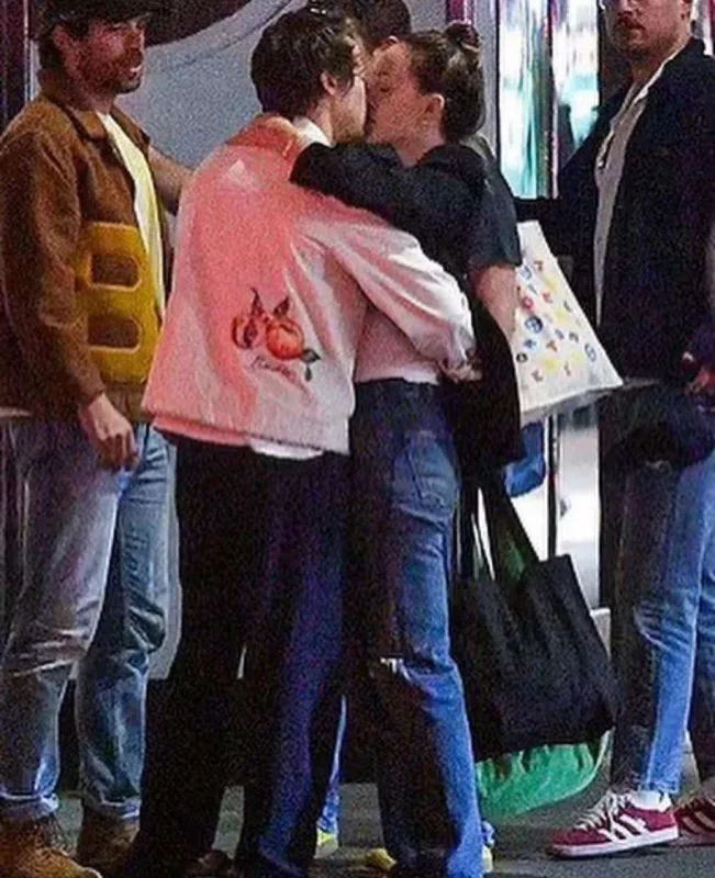 Nyu-York küçələrində alovlanan sevgi