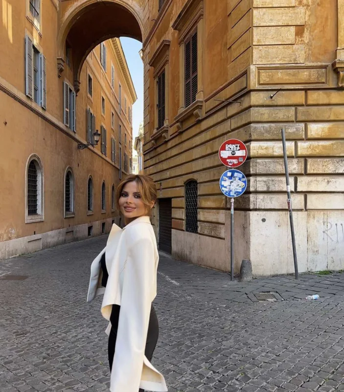 Aynişanın Roma istirahəti!