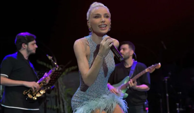 Qərara xitam verilsə də, evindən çıxmır