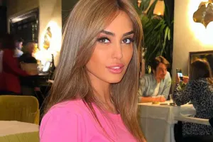 “TikTok-a gəldiyim ay 35 min dollar qazandım”