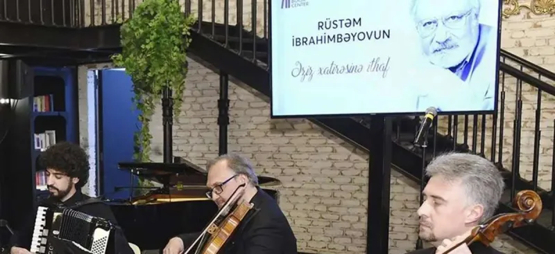 Rüstəm İbrahimbəyovun xatirə gecəsi keçirildi