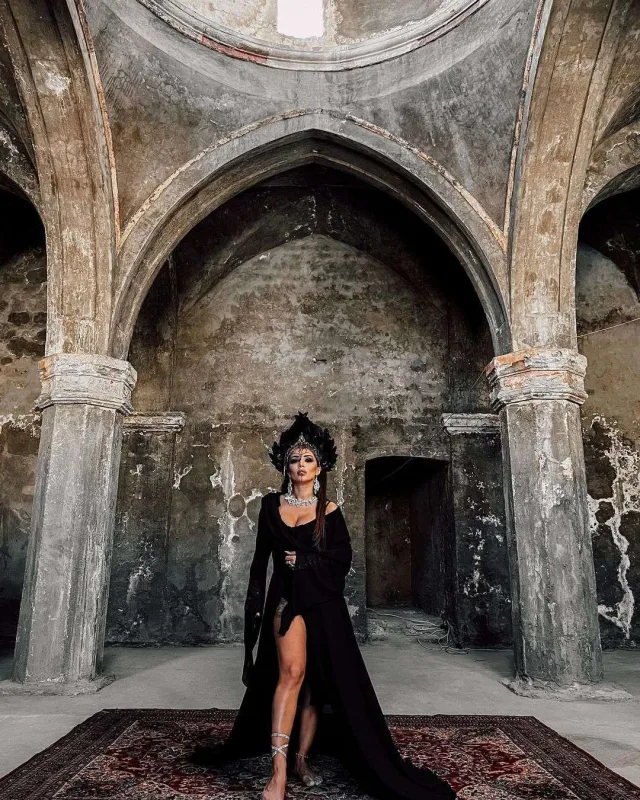 “Qara kraliça”...