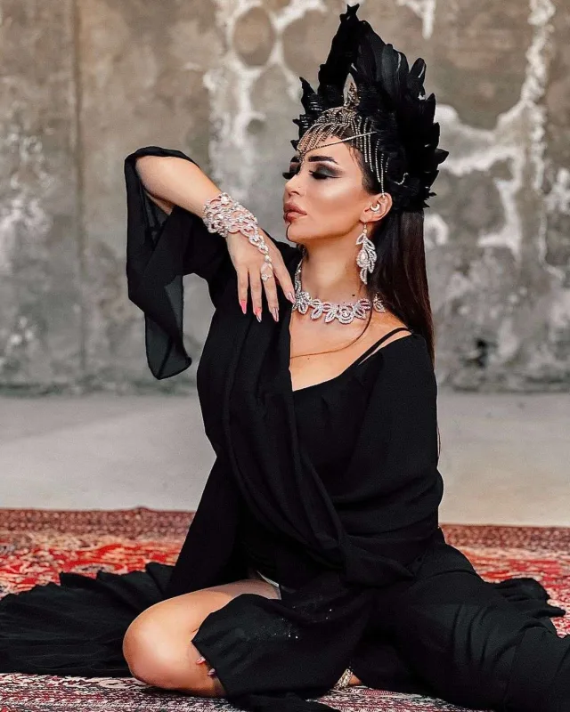 “Qara kraliça”...