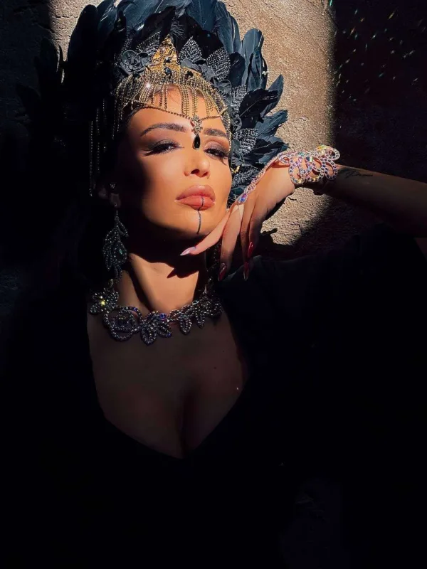 “Qara kraliça”...