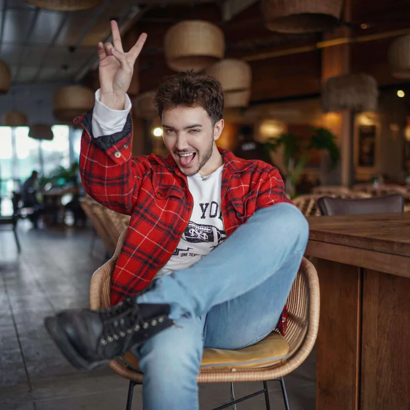 Türk parodiyaçı cinsini dəyişdirdi