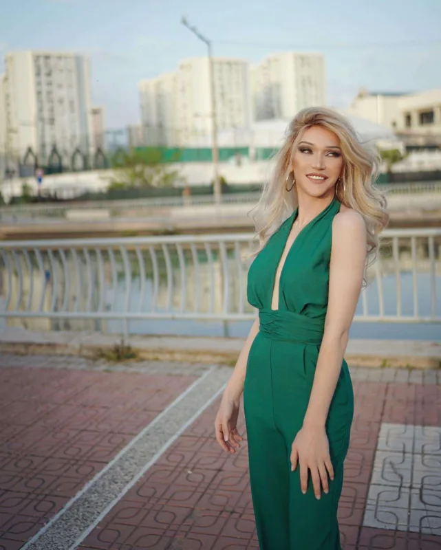 Türk parodiyaçı cinsini dəyişdirdi