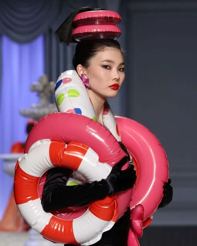 “Moschino”dan fərqli kolleksiya