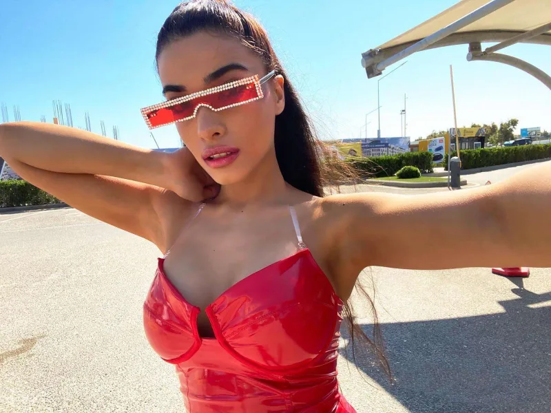 “Həyatımda kişi olmasa da, özümü apara bilirəm”