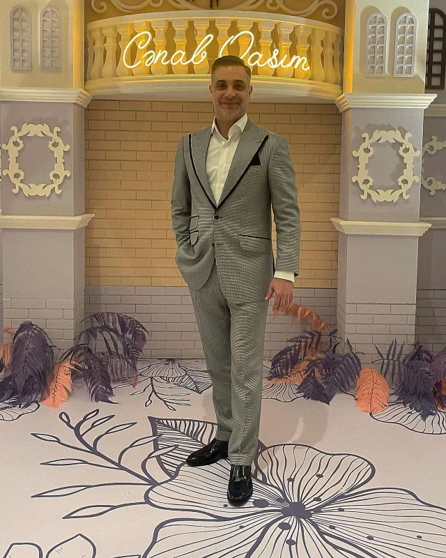 Keçmiş baş nazir nəvəsinin kiçik toyunda