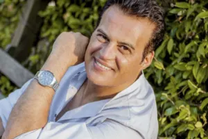 Hakan 3 aydır onunla sevgilidir