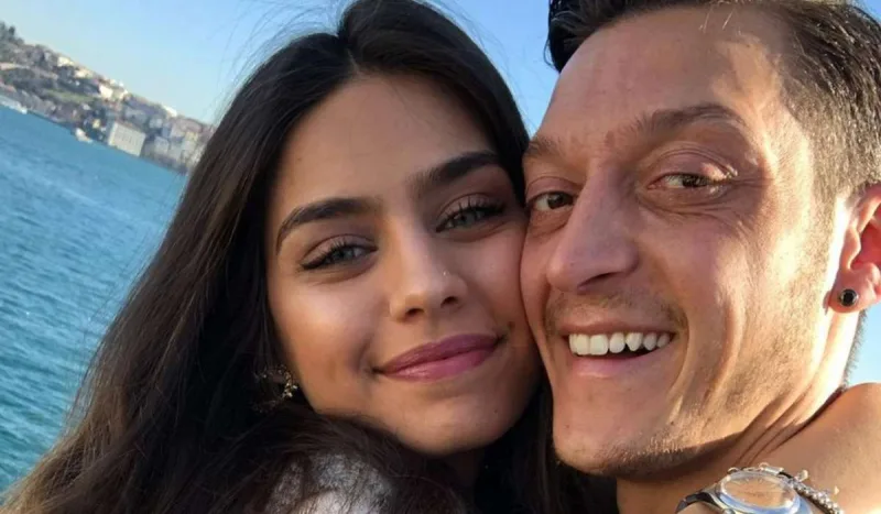 İkinci qızları dünyaya gəldi