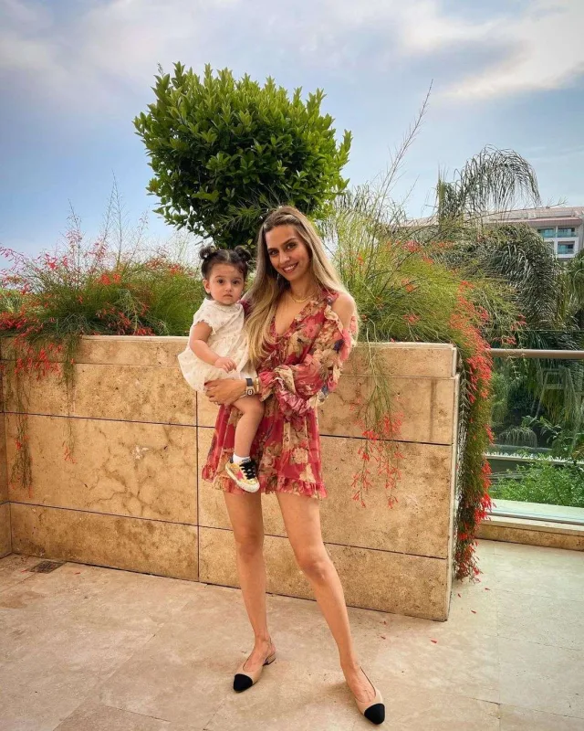 İkinci qızları dünyaya gəldi