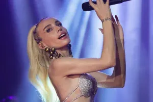 Gülşenin posteri “Times” meydanında