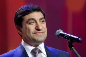 İlham Əliyev Qod Nisanovu təltif etdi