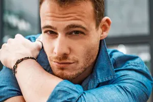 Kerem “Disney Plus”la müqavilə bağladı