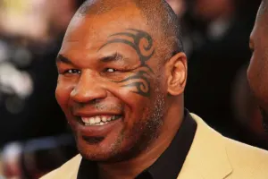 Mayk Tayson fanatını döydü