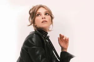 Aslı sevgilisini sildi