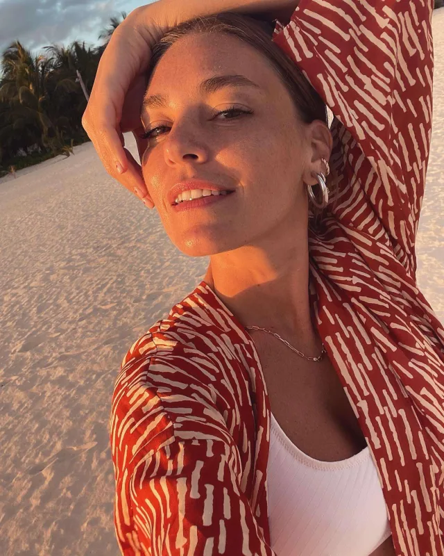 Aslı sevgilisini sildi