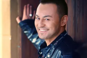 “1,90 qızlarla sevgili olduğum üçün qısa görünürəm”