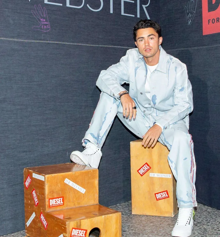 “Victoria's Secret” ilk kişi modelini seçdi