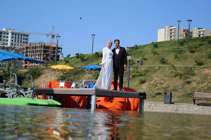 Replə tarix dərsi deyən müəllim evləndi