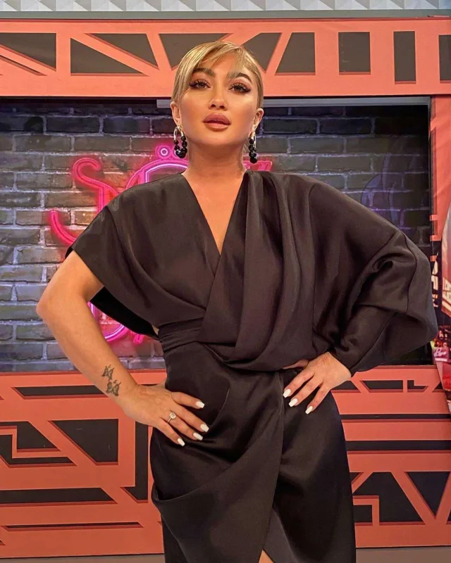 Bankdakı vəzifəsində 12 dəqiqə qaldı