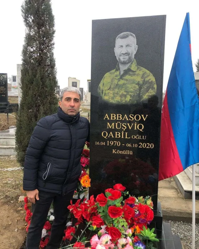 Şəhid olmuş dostu ilə görüntülərini paylaşdı