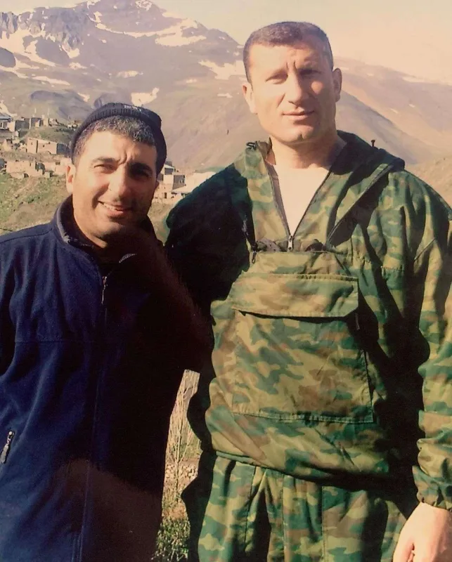 Şəhid olmuş dostu ilə görüntülərini paylaşdı