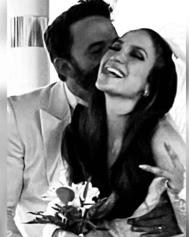 Cey Lonun toyundan görüntülər yayıldı