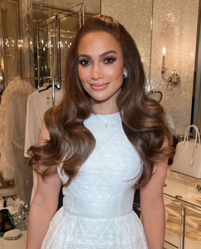 Cey Lonun toyundan görüntülər yayıldı