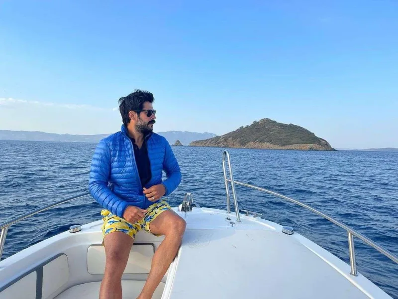 Burak fotoları ilə diqqət çəkdi