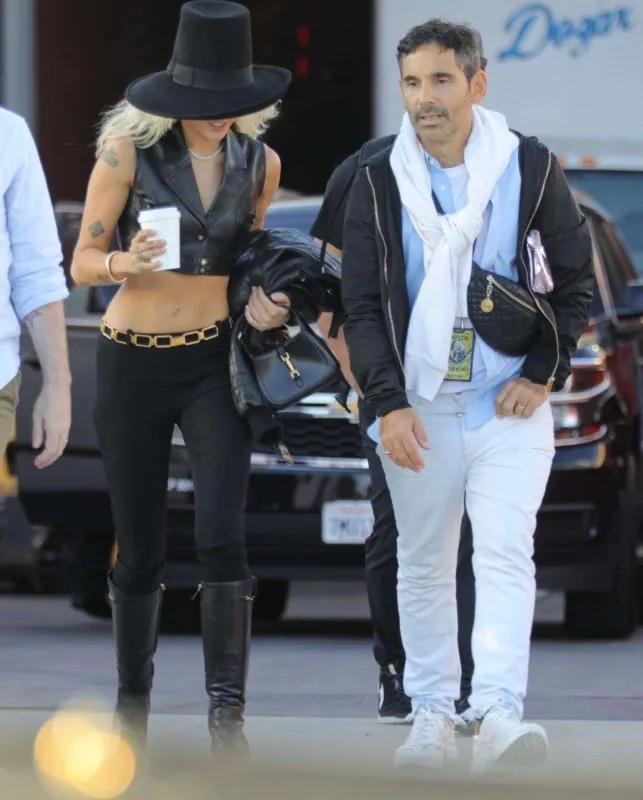 Maylinin yeni saçları...