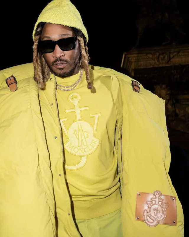 1952 nəfər eyni geyimdə - Görünməmiş moda şousu