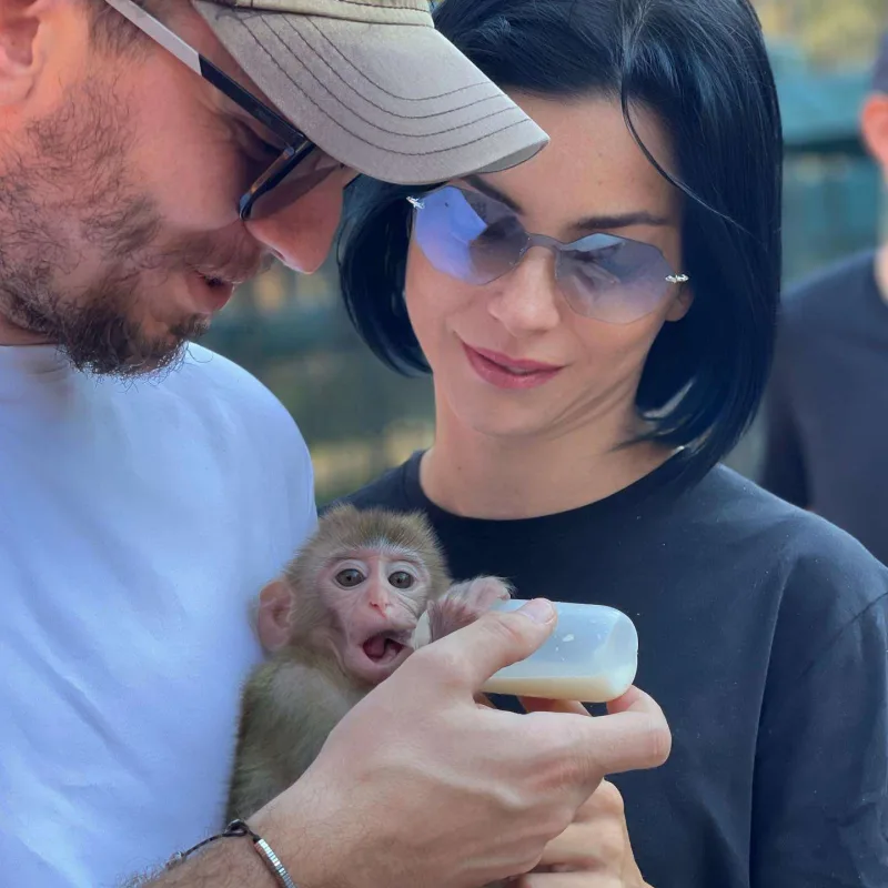 Merve sayəsində qazandığı pullardan ona vermir