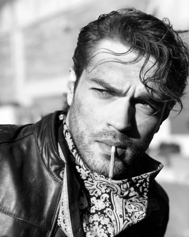 “Kara Tahta”nın ulduzları koronaya yoluxdu