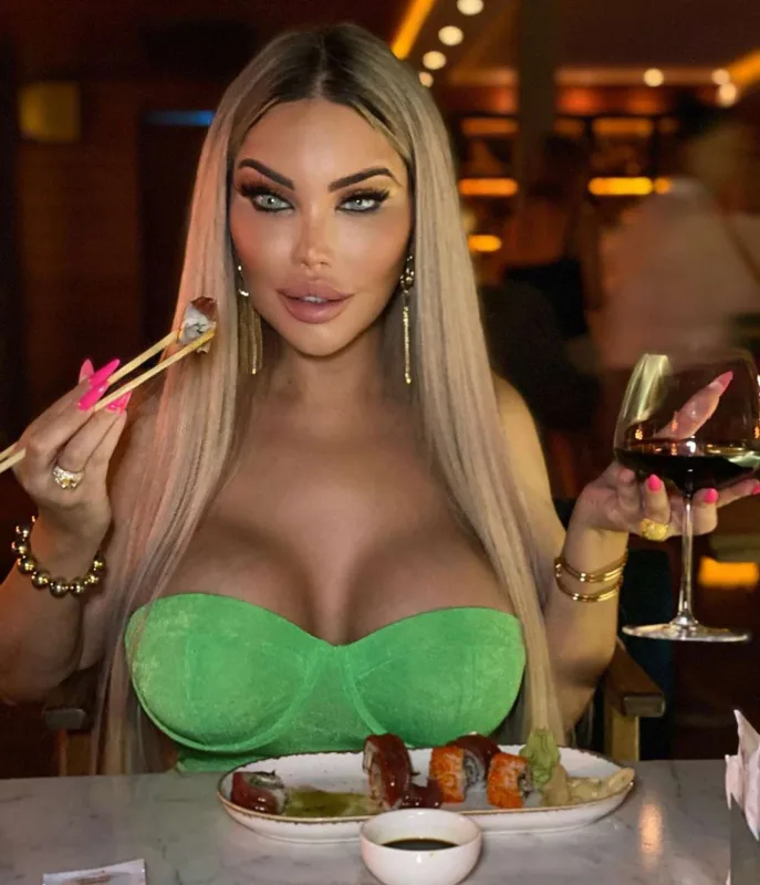 Əvvəl Ken, indi Barbi olmaq istəyir - Bakıya gəldi