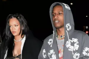 Rihanna kədərlidir...