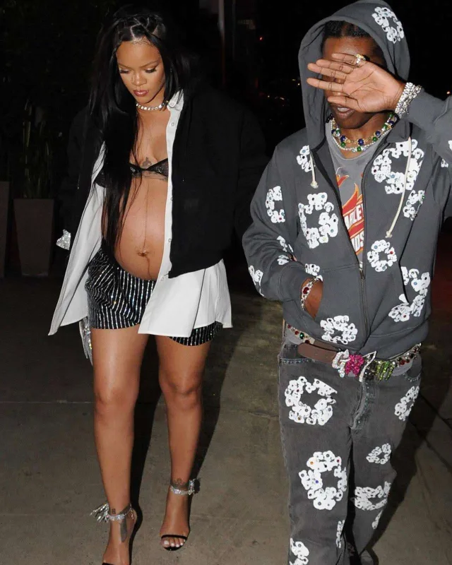 Rihanna kədərlidir...