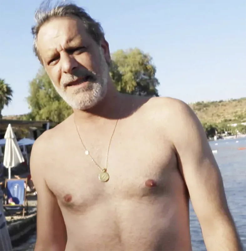 “Kameranı yerə qoy, adam kimi danışaq”