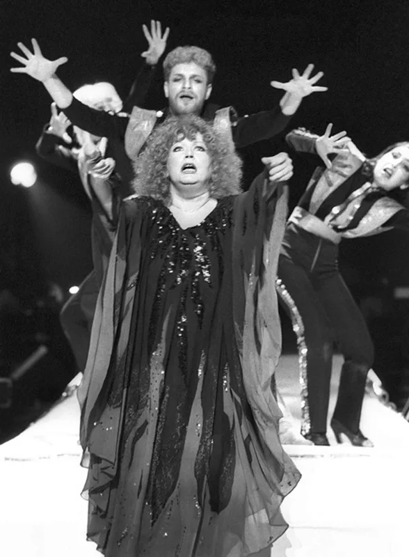 Alla dəfn xərclərinə kömək edəcək