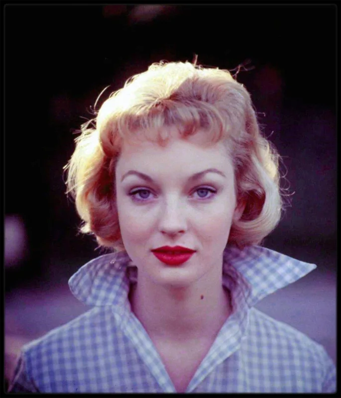 Dünyanın ən fotogenik qızı öldü