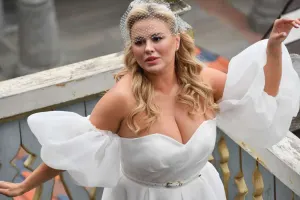 Anna Ukraynanın qara siyahısına düşdü