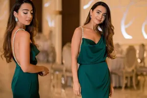 Kürək dekolteli Kəmalə...