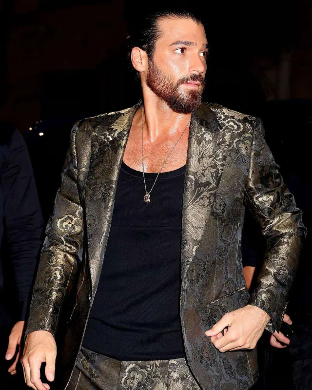 Can Yaman İtaliyada iş adamı olacaq
