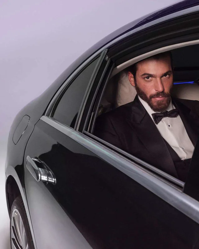 Can Yaman İtaliyada iş adamı olacaq