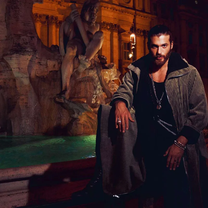 Can Yaman İtaliyada iş adamı olacaq