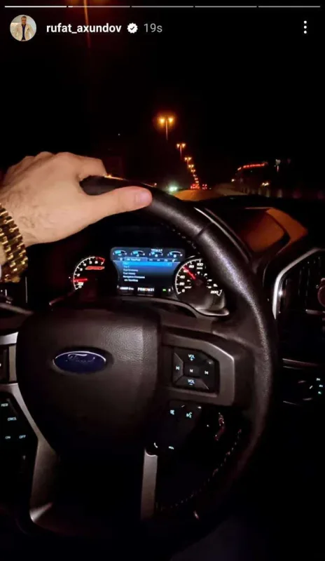 Rüfət yeni avtomobilini nümayiş etdirdi