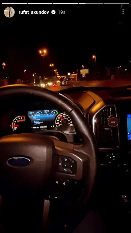 Rüfət yeni avtomobilini nümayiş etdirdi