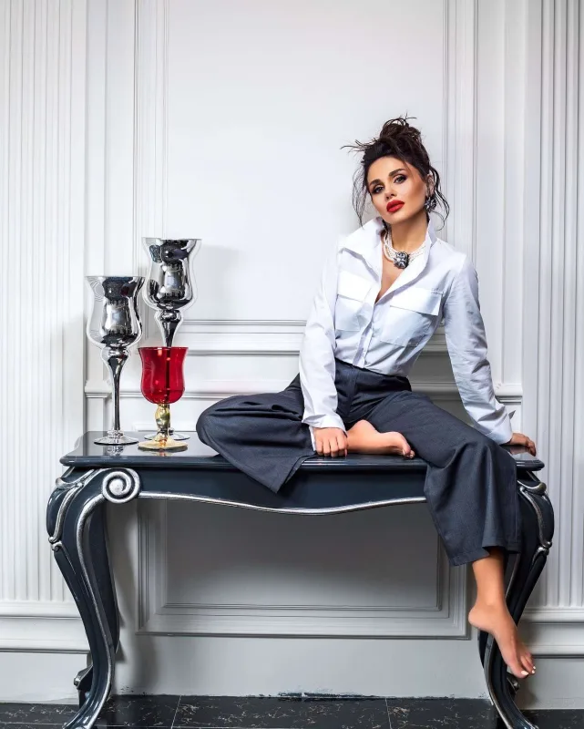 Rezanın adını gülüş smaylikləri ilə gizlətdi