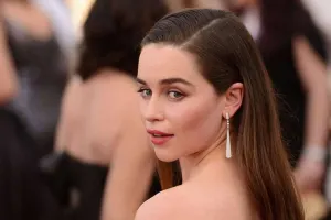 Emilia Klark xəstəliyindən danışdı